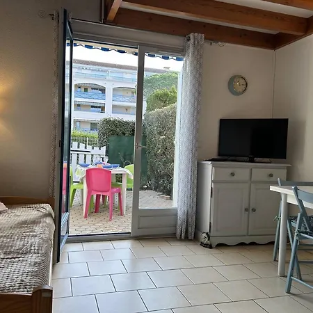 Vakantiehuis Mazet Avec Terrasse, Climatisation, Calme *