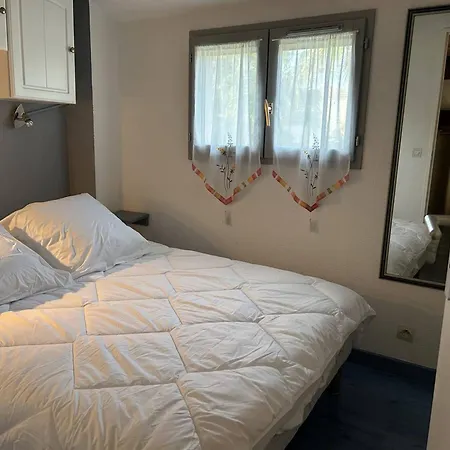 Mazet Avec Terrasse, Climatisation, Calme Vakantiehuis